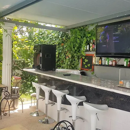 Вилла Silver Coast Pool &